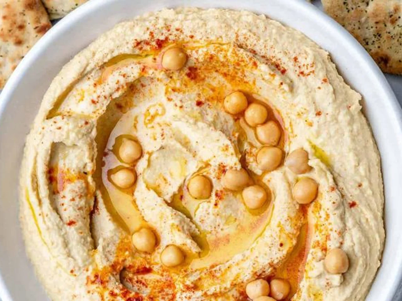 Hummus, tabbouleh och stekt halloumi